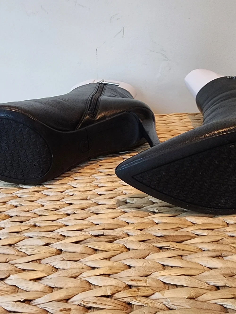 Michael Kors Alina Flex Booties/Boots (8M)